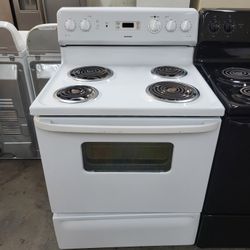 💘Valentine's Sale! Hotpoint Stove - Warranty Included 