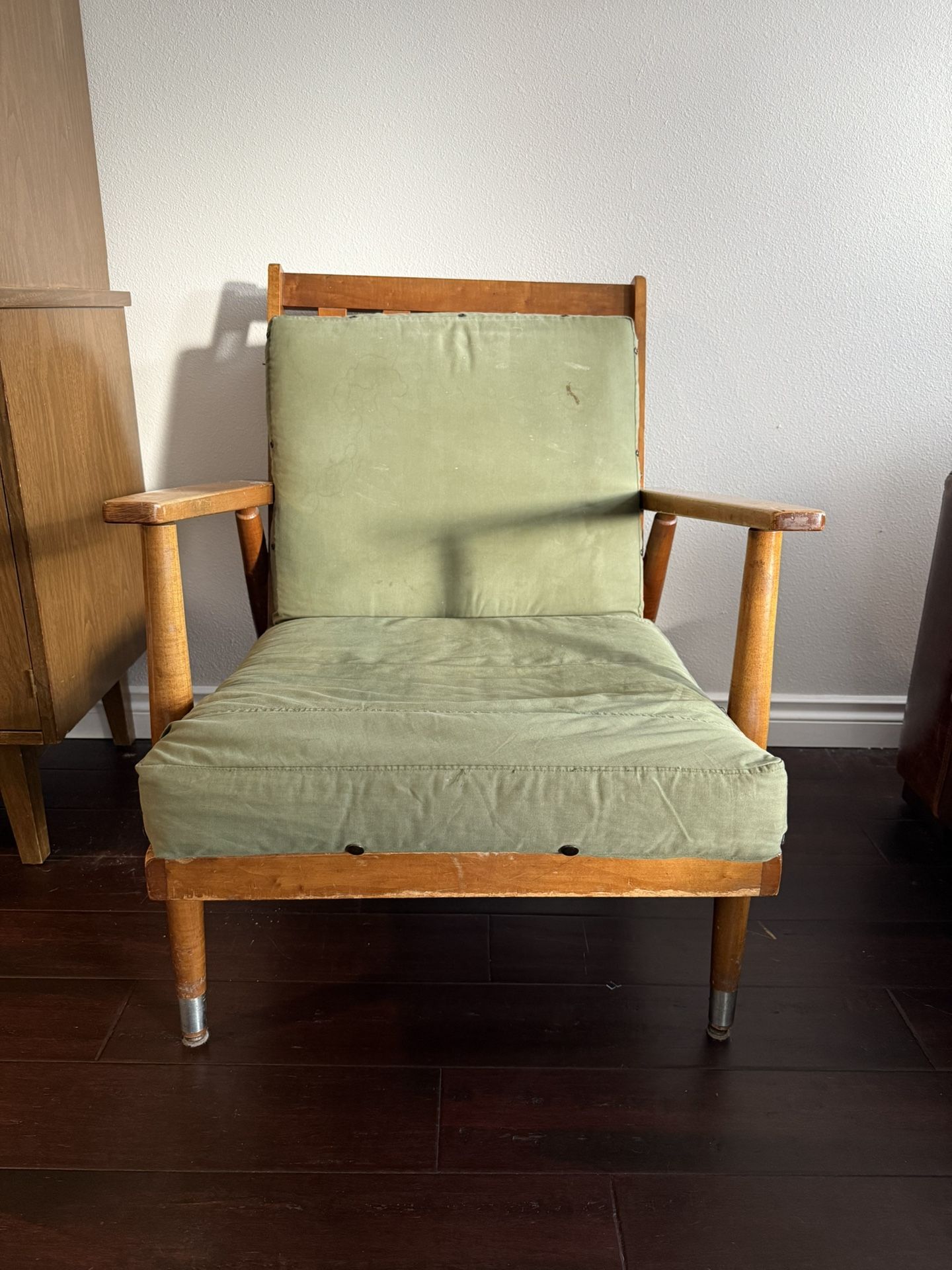 Chair / Solid Wood