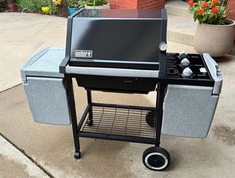 Weber GENESIS SILVER B- classic propane grill- CLEAN & READY!