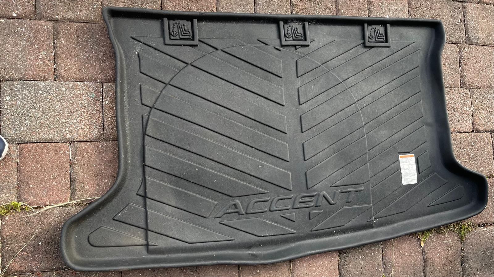 Hyundai Accent Rubber Carpeted Floor Mats