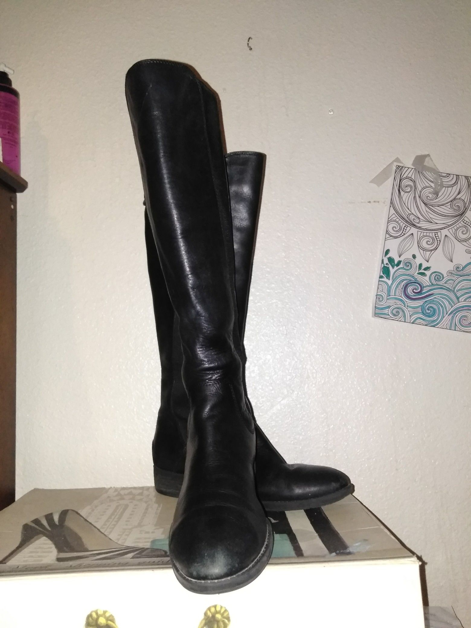 Women's leather boots