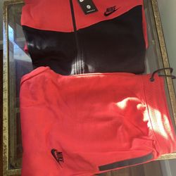 Mens Nike sweatsuits sizes 2x 3x 4x $70 each hmu 🔥💯‼️✅