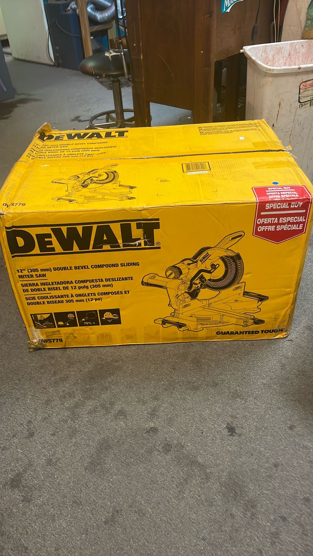 Dewalt 12” Double bevel compound miter saw