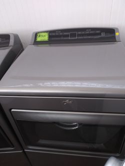 Whirlpool electric dryer working perfectly with 4 months warranty