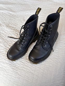 Dr. Martens Luana Size 9