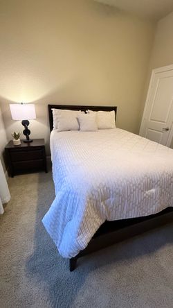 Queen bedroom set $299