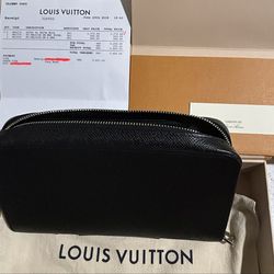 Louis Vuitton Zippy XL Taiga Noir - Brand New w/ Box & Receipt