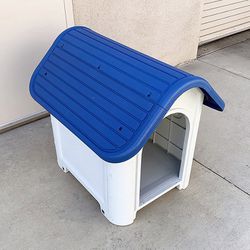 (NEW) $39 Plastic Dog House (size Small) Pet Indoor Outdoor All Weather Shelter Cage Kennel 23x30x26” 