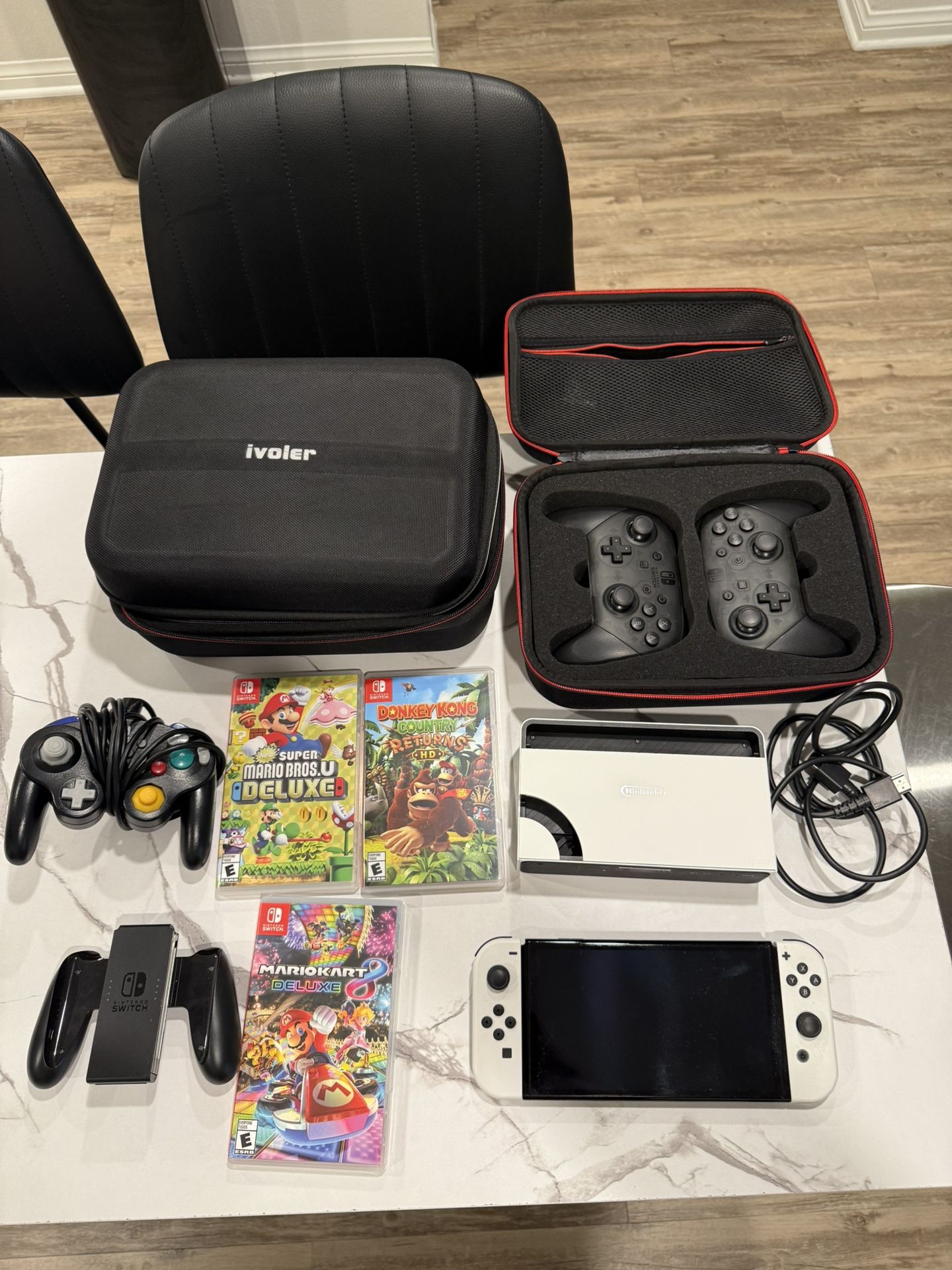 Nintendo Switch Great Condition ! With 3 Games 3 Controllers