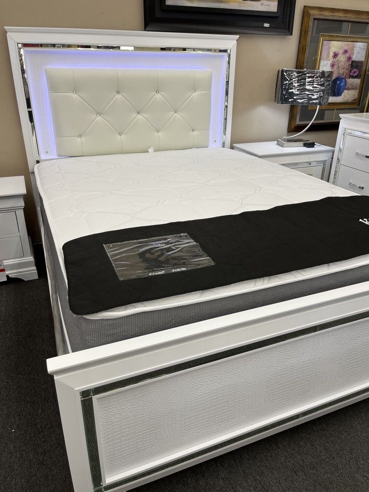 White Bed W/LED Lights (ONLY BED)🔥SPECIAL🔥 👍FREE FINANCING AVAILABLE❗NO CREDIT CHECK❗