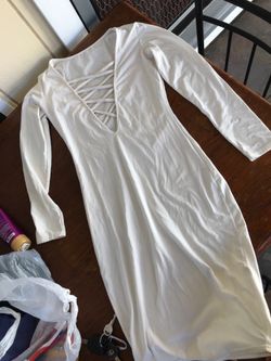 White long sleeve body con dress