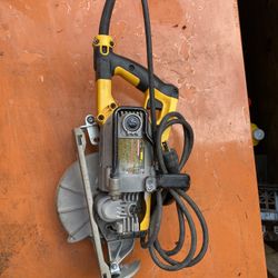 DeWalt  Saw