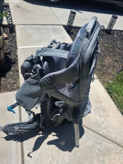 Thule hiking carrier