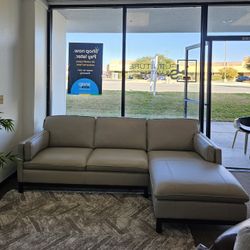 2-pc Leather Sectional with chaise  - Virton 