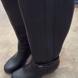 Black Boots - Mid Calf Size 6