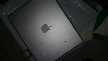 Apple Laptop