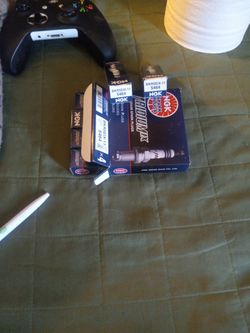 Spark Plugs: 5464