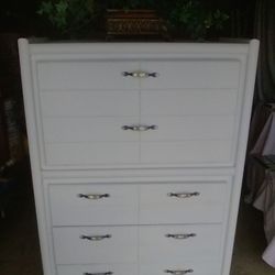Beautiful White Chest Of Drawers