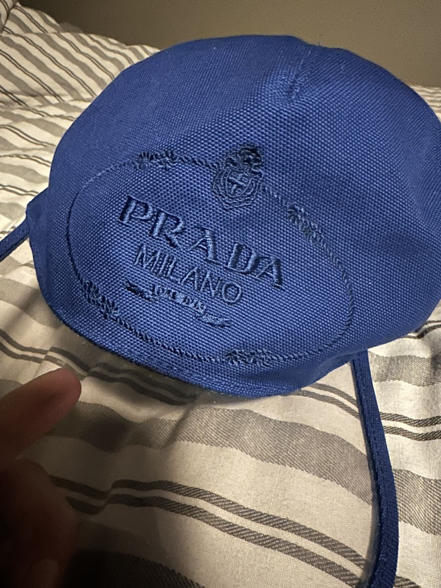 PRADA blue æ´ã headgear
