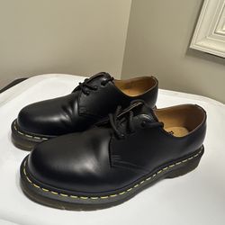 NEW NO BOX DR MARTENS BLACK LEATHER SOES SIZE-8M US MENS 