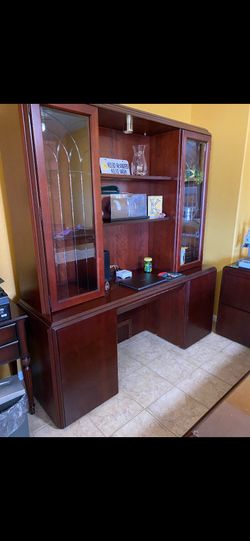 Office suite furniture