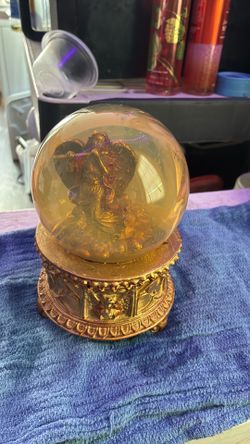 Vintage snow globe