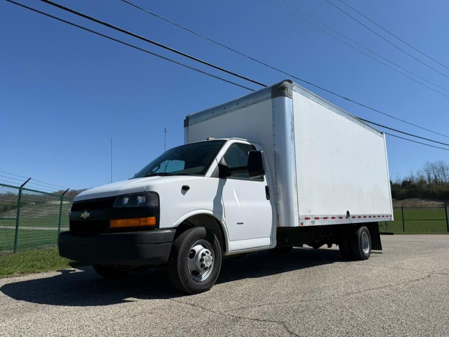 2020 Chevrolet 3500 Commerical Cutaway 16’ Box