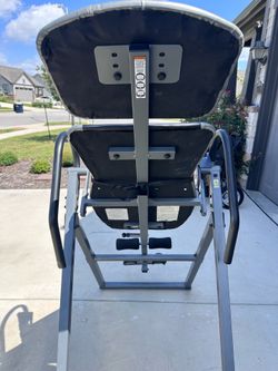 Back extension machine