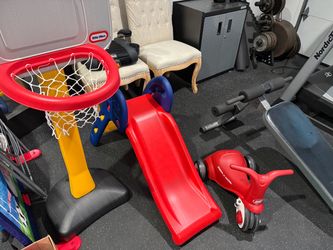 Kids activity/toys(basketball court/slide/bike)