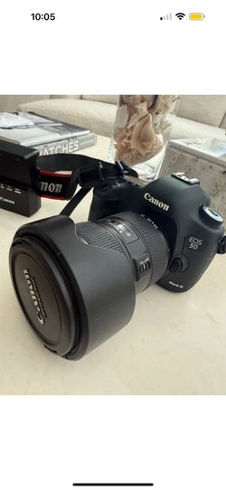 Canon 5d Mark iii + 24-70mm Lens + Flash