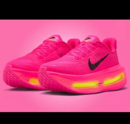 Nike  Vomero Premium Hyper Pink