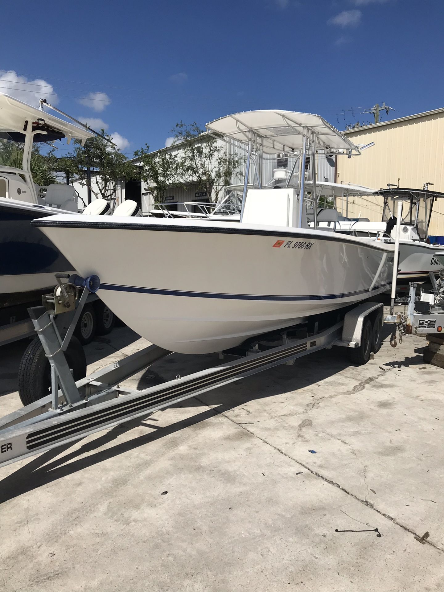 2004 Contender 23t ( loa 25ft ) for Sale in Fort Lauderdale, FL OfferUp