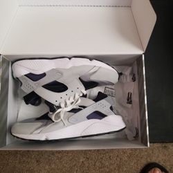 Nike Air Huarache Size 10.5 $ 60