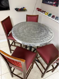 Round table whit 4 chair