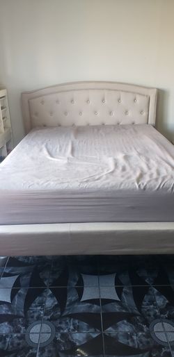 Queen Bed Frame With Mattress