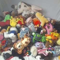 Massive plush lot 331+ plushies disney, douglas, wild Republic, ty Beanie Babies Boos Build-a-bear