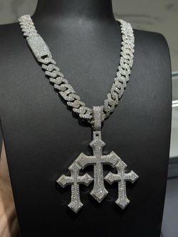 VVS Moissanite Triple Cross pendant + chain PASS DIAMOND TESTER