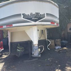 1995 Gooseneck Horse Trailer