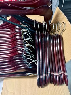 45 Wooden Clothes Hangers – Dark Wood Lot