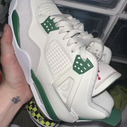 Pine Green Jordan 4 SB