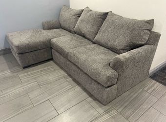 Dark Gray Broyhill L-Shape Sofa with Reversible Chaise