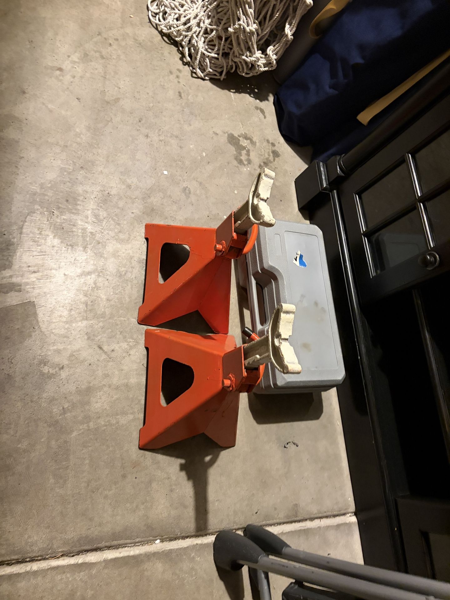 2ton Floor Jack, Jack Stands And Tire Iron
