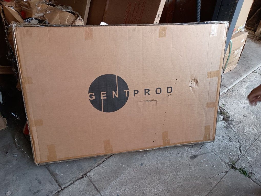 Vanity Desk With Mirror