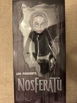 Nosferatu mezco figure
