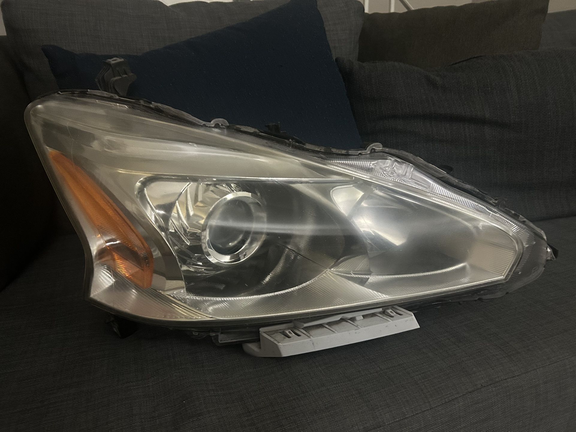 2015 Headlight (passenger Side)