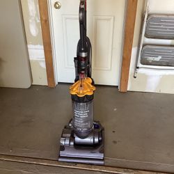 dyson dc33 vacuum