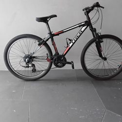 BICYCLE TREK 21 SPEED SIZE 26 BRAND NEW 