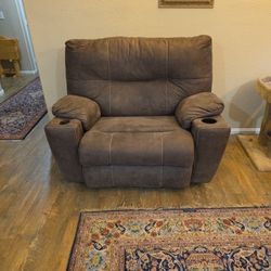 Manual Oversized Recliner With Cup Holder