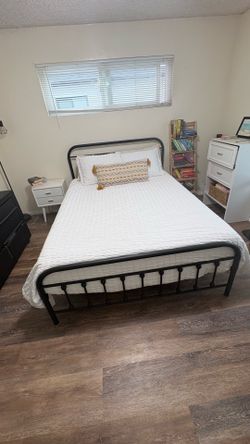 QUEEN bedframe & mattress