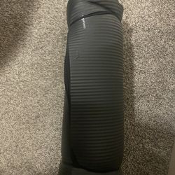 Amazon Basics Yoga Mat 